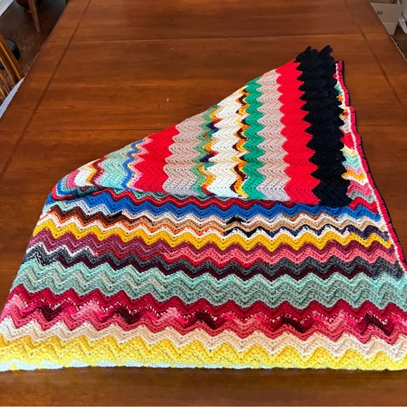 Chevron Crochet Afghan Throw Blanket - Picture 12 of 13